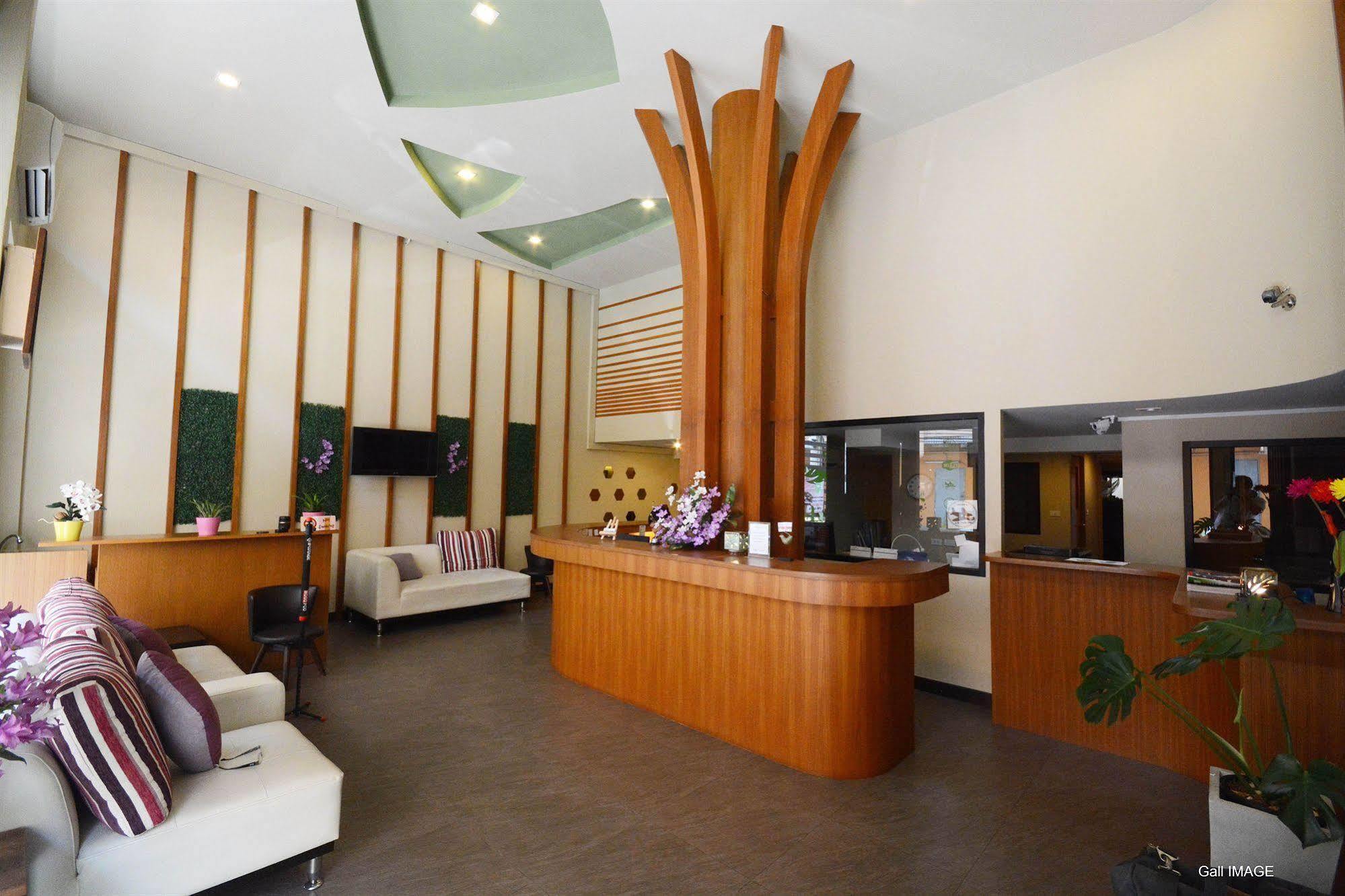 Aleaf Bangkok Hotel Exterior photo